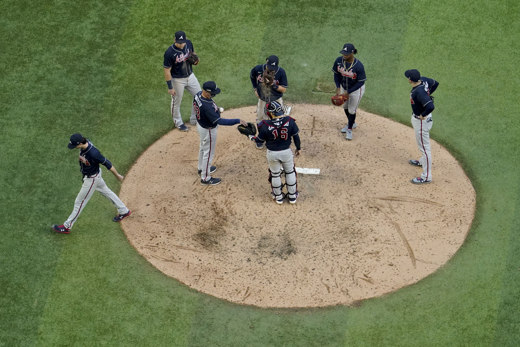 NLCS Braves Dodgers Baseball